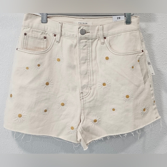 PacSun Pants - PacSun Daisy Embroidered Ultra High Waisted Vintage Denim ShortsSize 29 NWT